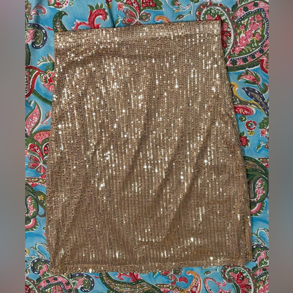 LOVE + LUXE sequin GOLD stretch mini skirt SPARKLE size medium MACHINE WASH!!